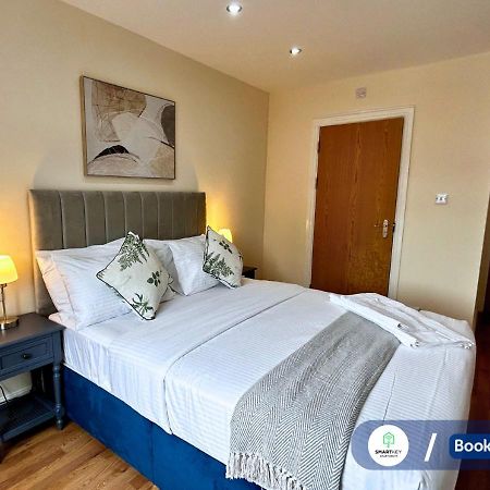 Modern 2 Bed 2 Bath Apartment Free Parking Watford  Esterno foto