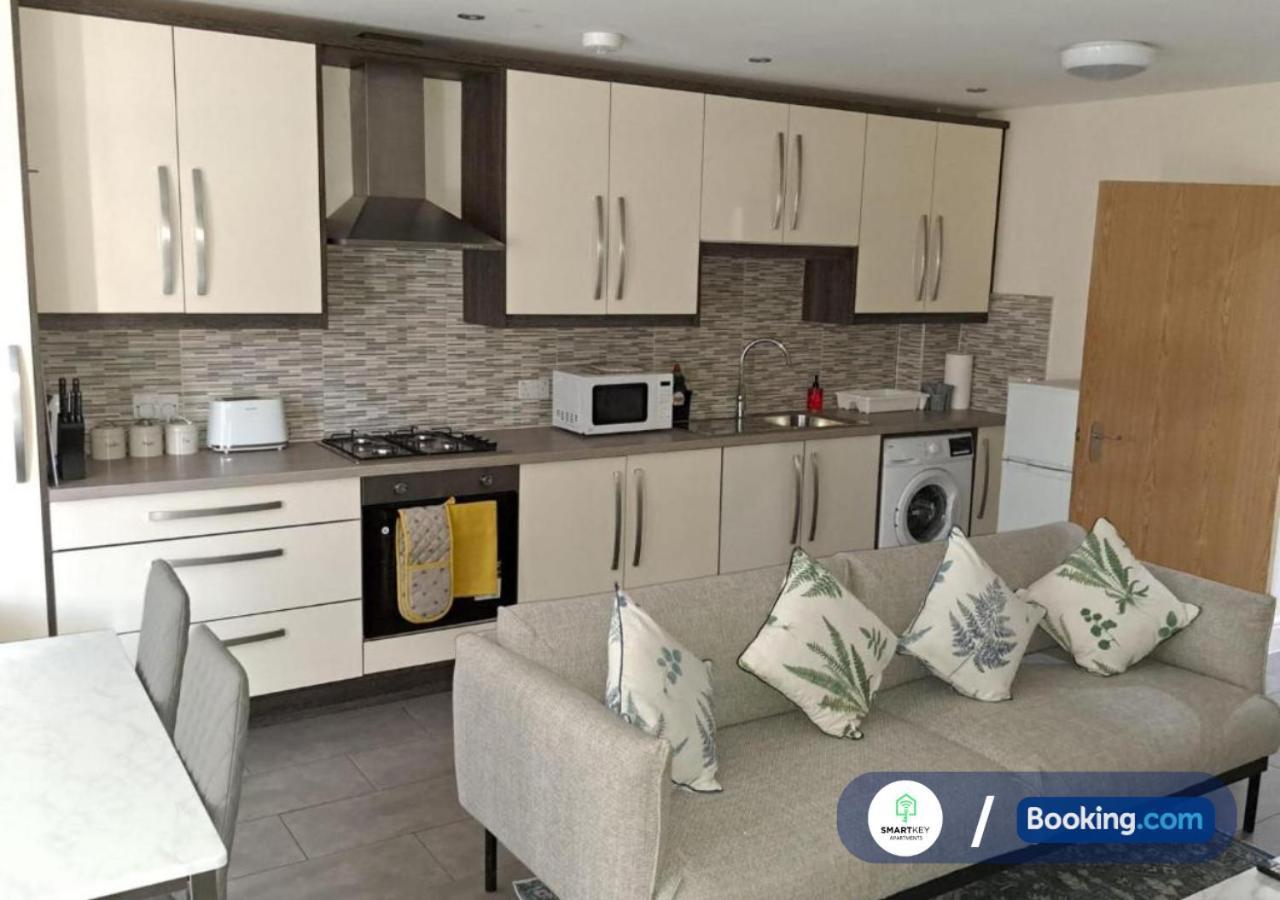Modern 2 Bed 2 Bath Apartment Free Parking Watford  Esterno foto