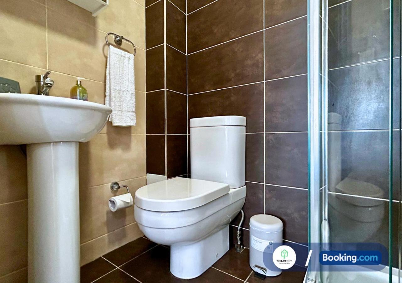 Modern 2 Bed 2 Bath Apartment Free Parking Watford  Esterno foto