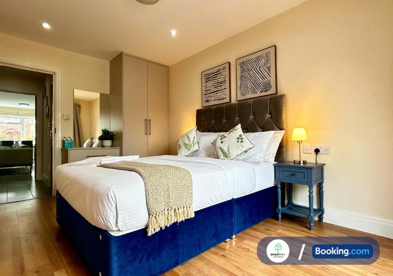 Modern 2 Bed 2 Bath Apartment Free Parking Watford  Esterno foto