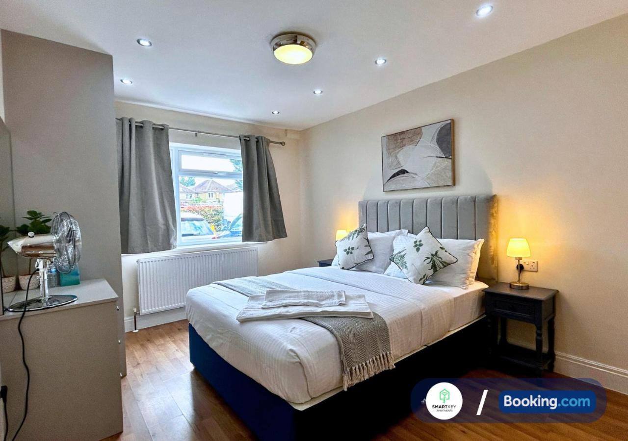 Modern 2 Bed 2 Bath Apartment Free Parking Watford  Esterno foto