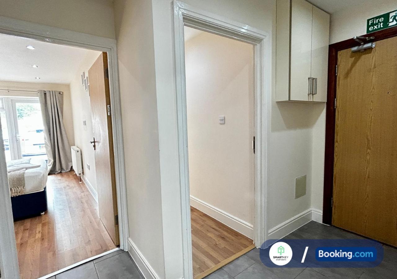 Modern 2 Bed 2 Bath Apartment Free Parking Watford  Esterno foto
