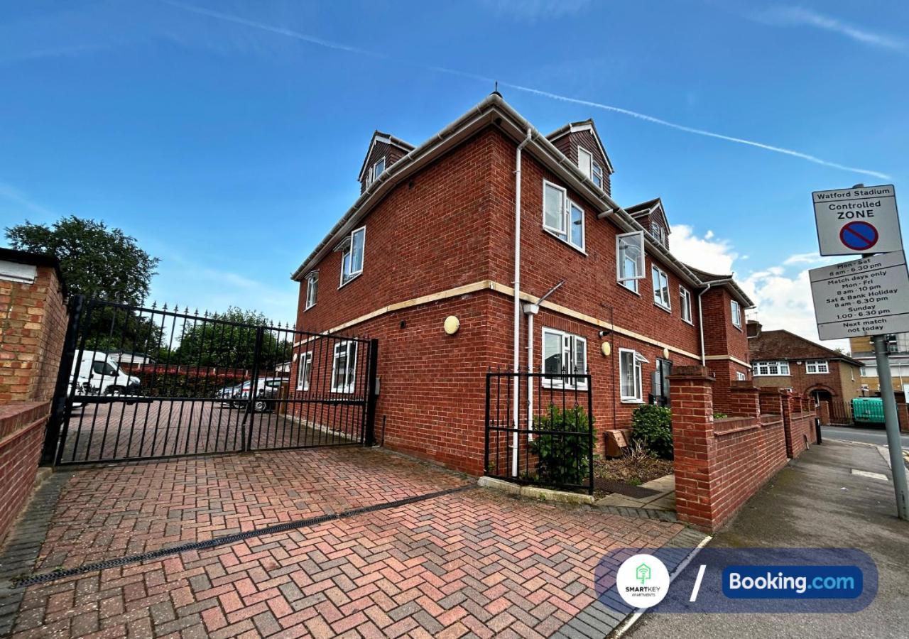 Modern 2 Bed 2 Bath Apartment Free Parking Watford  Esterno foto
