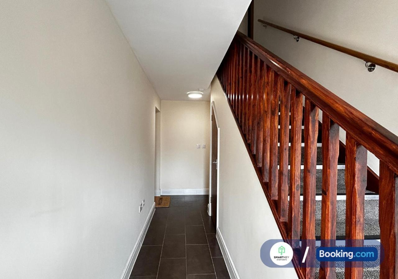 Modern 2 Bed 2 Bath Apartment Free Parking Watford  Esterno foto