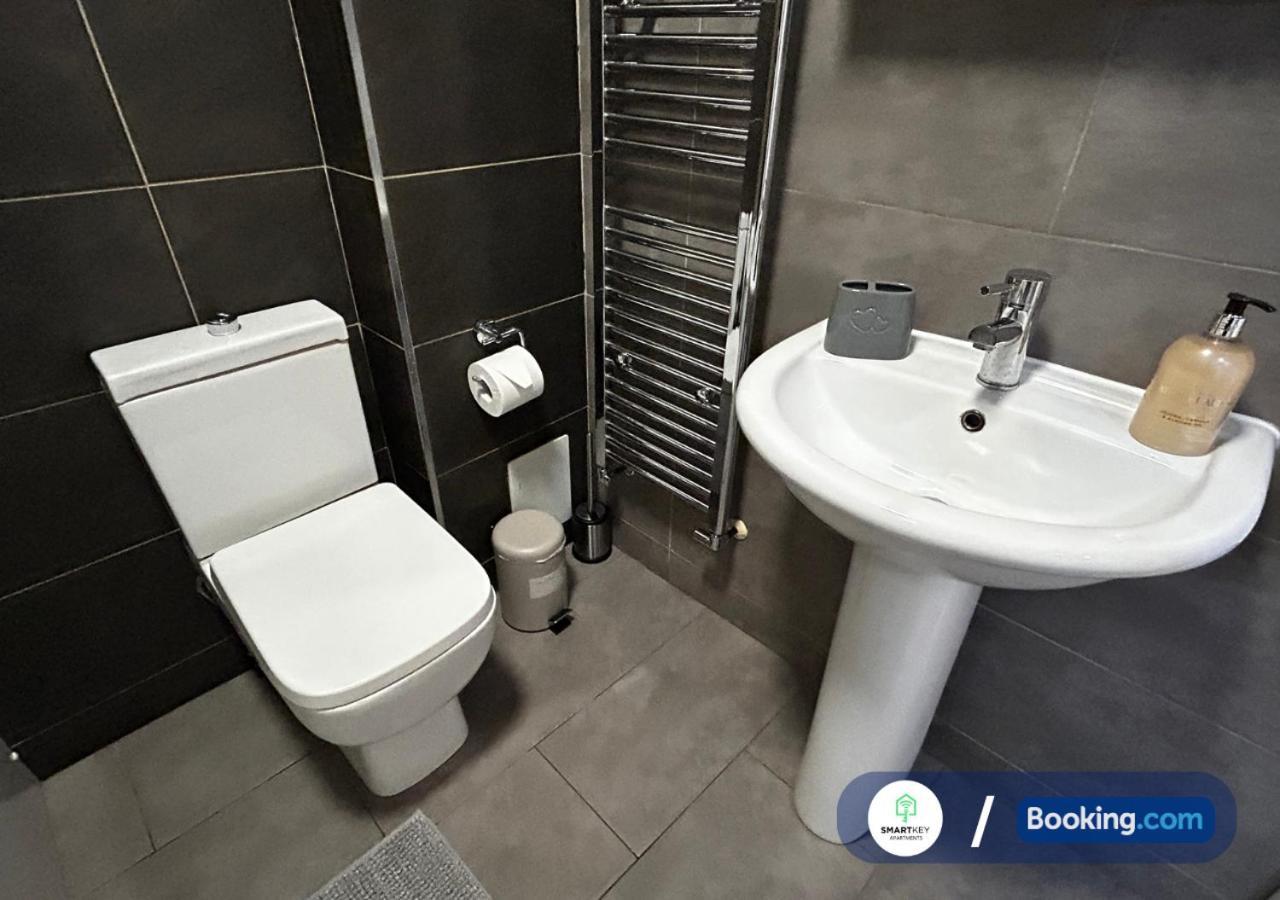 Modern 2 Bed 2 Bath Apartment Free Parking Watford  Esterno foto